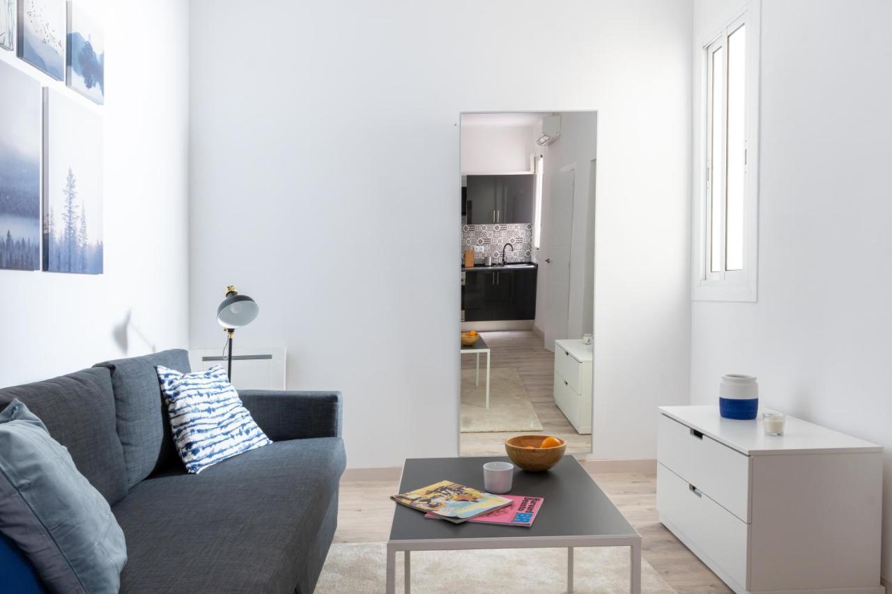 Cozy Studio 5 Min From Camp Nou Appartamento Barcellona